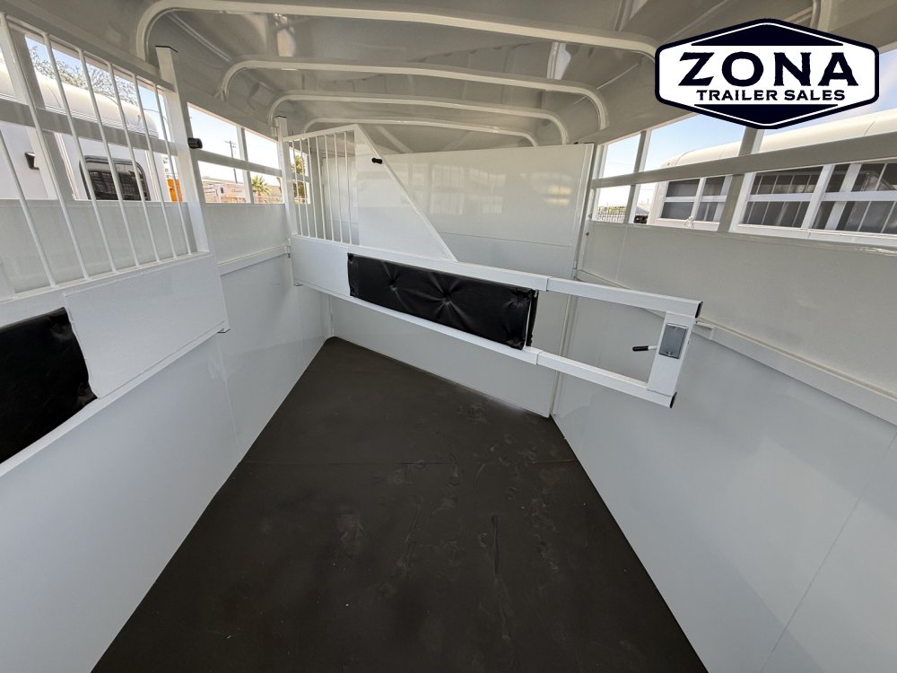 2027 THURO-BILT 3H SLANT - EXTRA STALL LENGTH - SWINGING TACK WALL