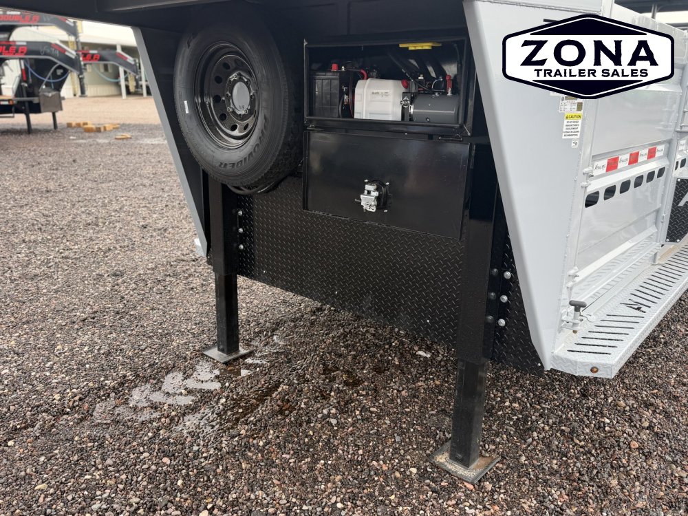2027 Cattleman 24Ft Straight Stock - 8k Axles