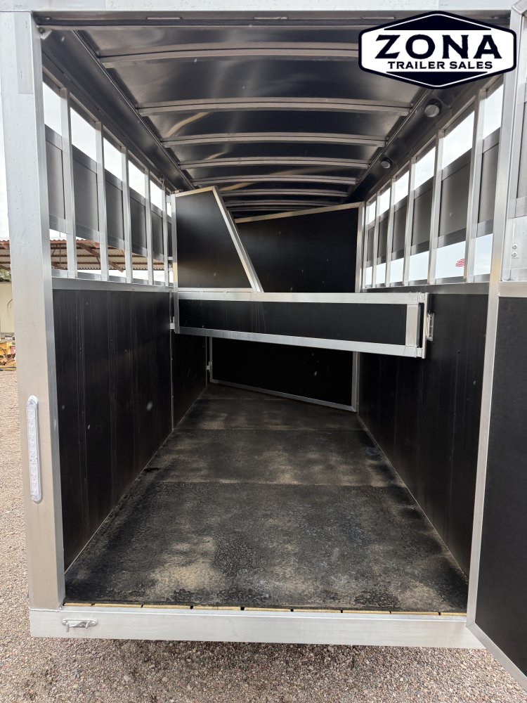 2027 SHADOW 3 HORSE - 7'6" TALL - 120" STALL LENGTH - 42" STALL WIDTH - ALL ALUMINUM FRAME