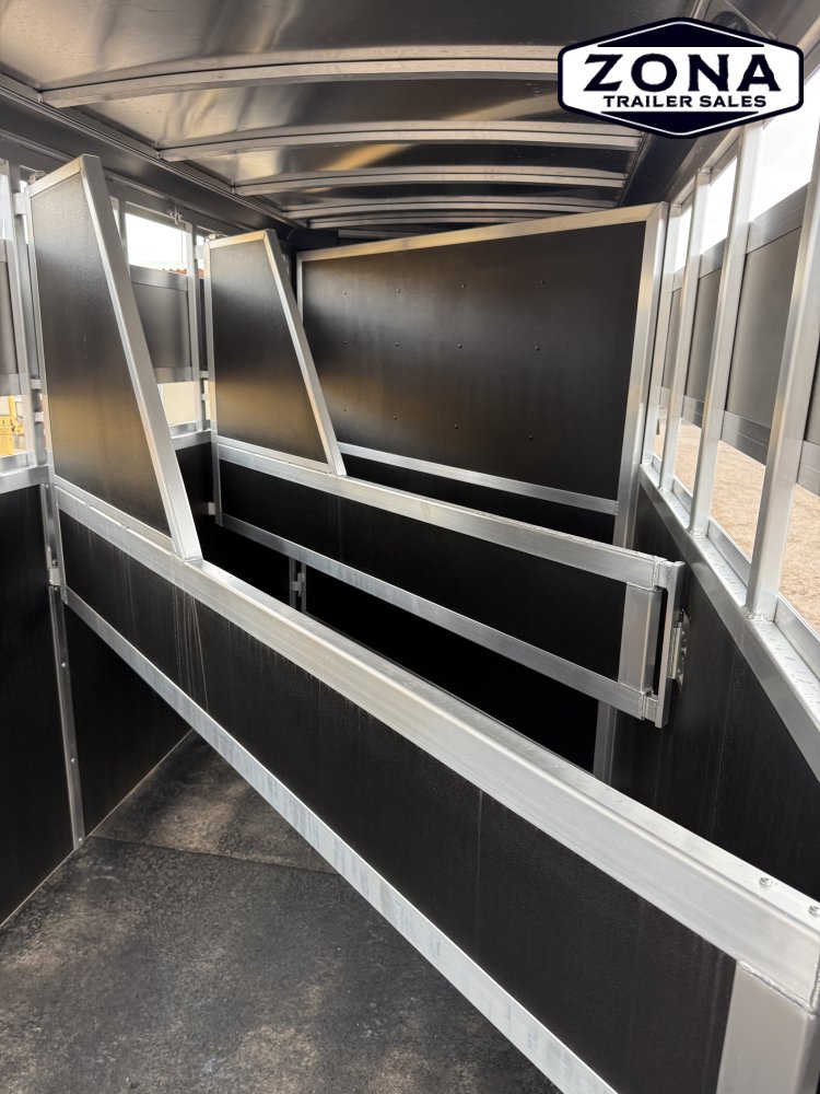 2027 SHADOW 3 HORSE - 7'6" TALL - 120" STALL LENGTH - 42" STALL WIDTH - ALL ALUMINUM FRAME