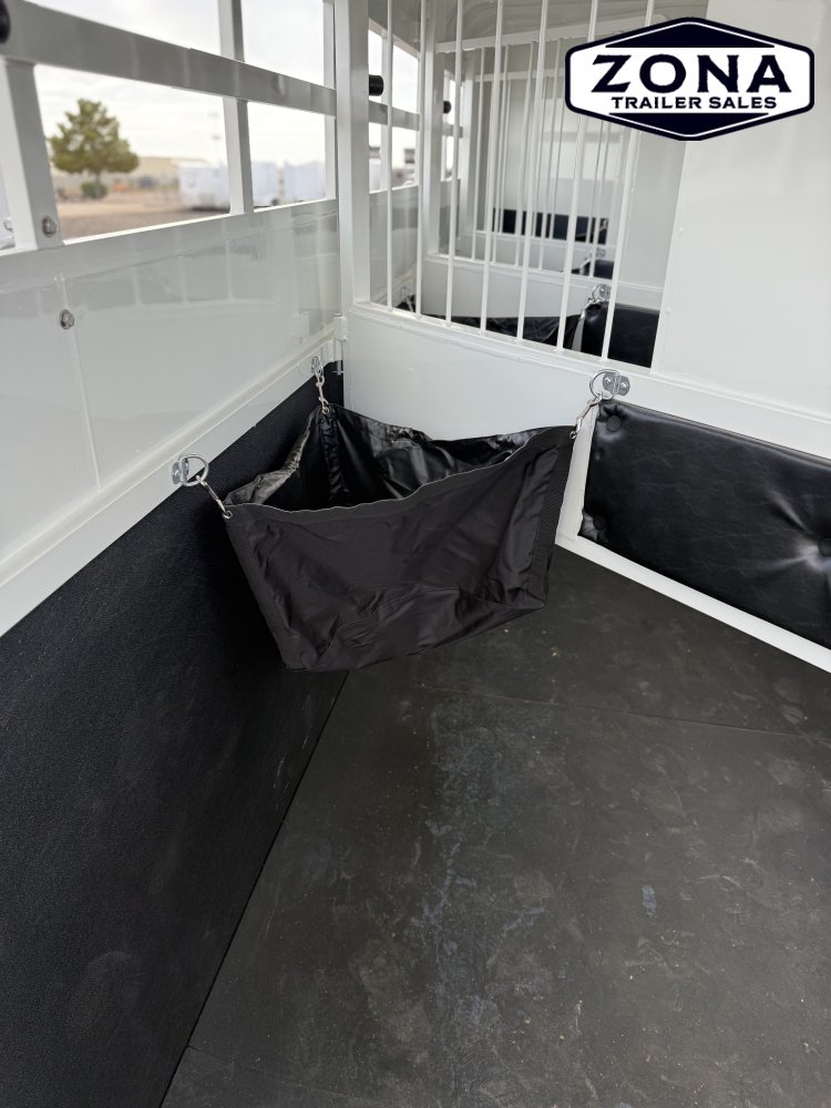 2026 Thuro-Bilt Wrangler Plus 4 Horse - WARMBLOOD STALL LENGTH