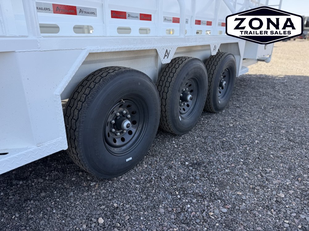 2027 Cattleman 32ft Straight Stock