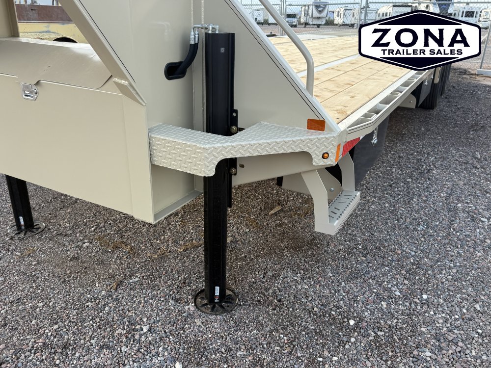 2027 Double A GHB258 - 32ft Hydraulic Dove Tail