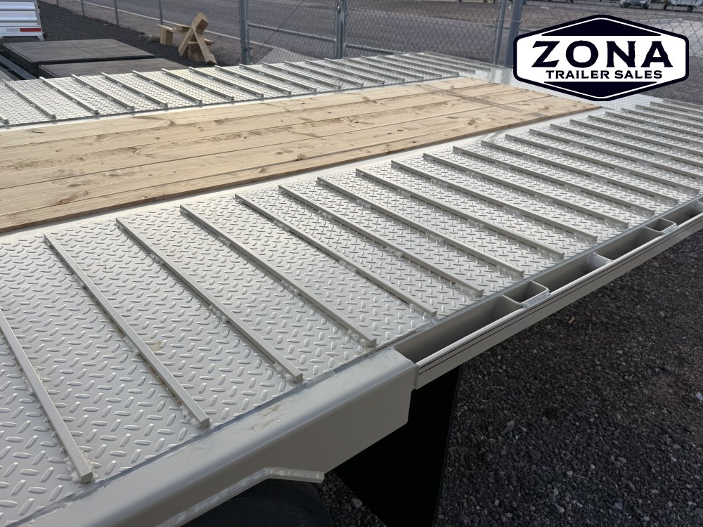 2027 Double A GHB258 - 32ft Hydraulic Dove Tail
