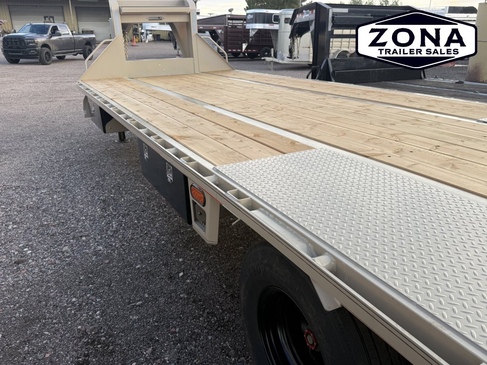 2027 Double A GHB258 - 32ft Hydraulic Dove Tail